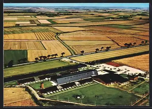 AK Eilsum /Greetsiel, Der Ferien- und Reiterhof vom Flugzeug aus