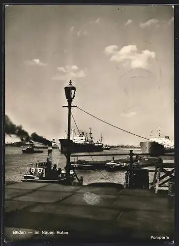 AK Emden / Ostfriesland, Schiffe im neuen Hafen