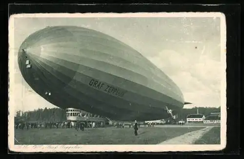 AK LZ 127 Graf Zeppelin am Boden