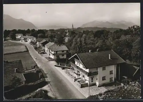 AK Übersee-Feldwies, Strassenpartie mit Café