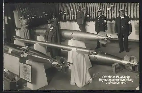AK München, Bayr. Kriegsbeute-Ausstellung 1916, Torpedos im Ausstellungsraum