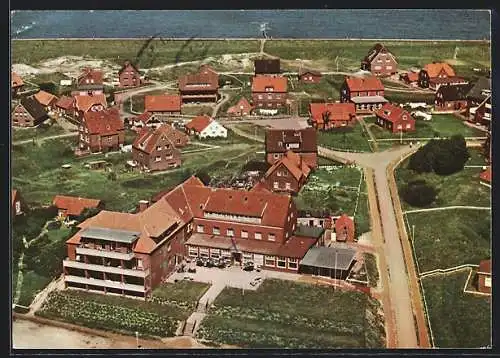 AK Baltrum /Nordsee, Nordseehotel Zur Post vom Flugzeug aus