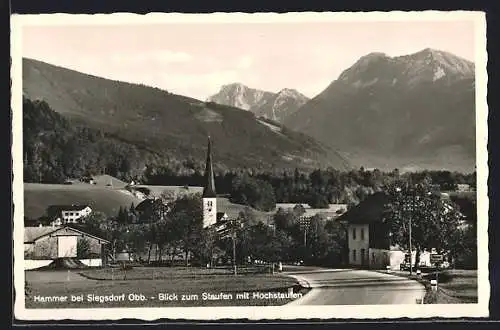AK Hammer bei Siegsdorf, Strassenpartie mit Kirche, Staufen und Hochstaufen