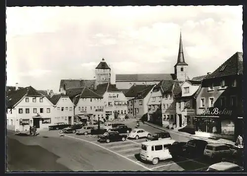 AK Bischofsheim /Rhön, Marktplatz mit Blick zur Kirche