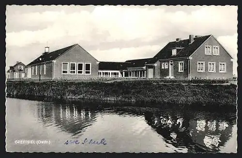 AK Greetsiel /Ostfr., Schule am Wasser