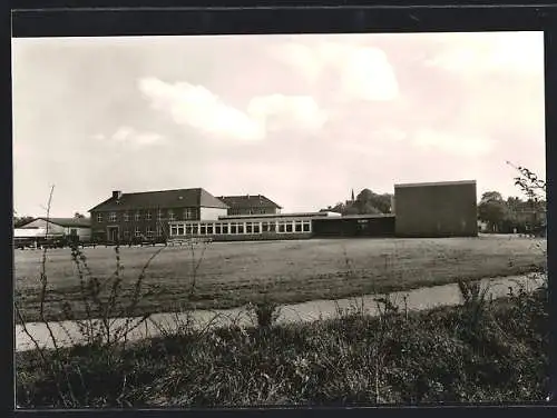 AK Apen /Oldb., Blick auf die Schule