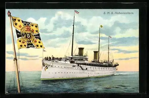 AK Kriegsschiff S.M.S. Hohenzollern in Fahrt, Flagge