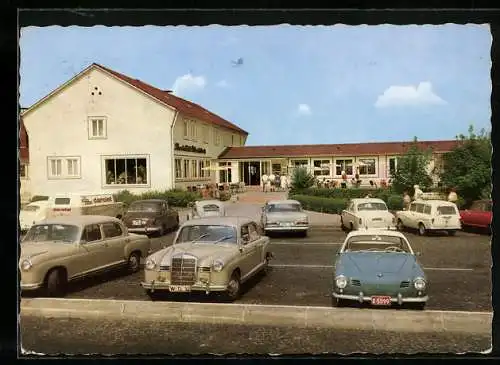 AK Autobahn-Rasthaus am Zubringer Montabaur, Motiv mit Parkplatz, Mercedes, Karmann Ghia
