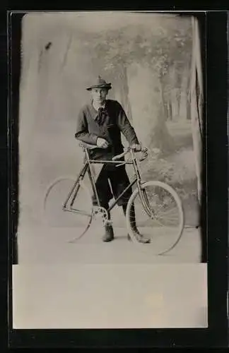 AK Mann mit Fahrrad