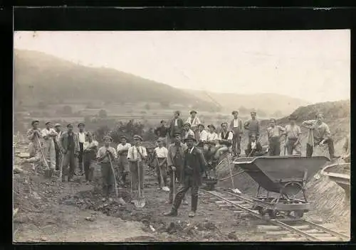 AK Arbeiter beim Bau einer Feldbahn