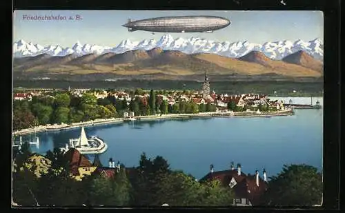 AK Friedrichshafen / Bodensee, Zeppelin über der Stadt gegen Bergkette