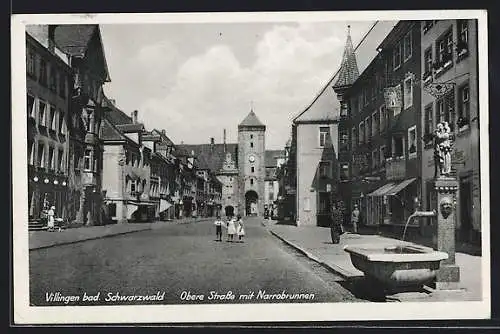 AK Villingen / Baden, Obere Strasse mit Narrobrunnen, Strassenpartie