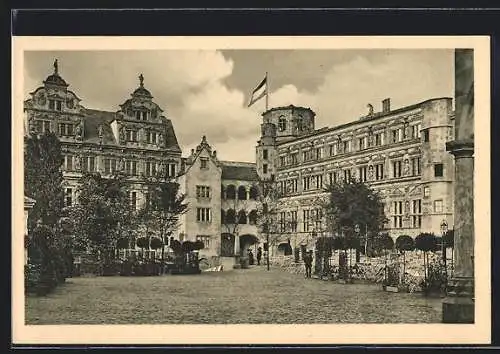AK Leipzig, Weltausstellung für Buchgewerbe und Graphik 1914, Schlosshof von Alt-Heidelberg