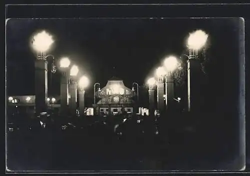 AK München, Deutsche Ausstellung Das Gas 1914, Gaslaternen bei Nacht