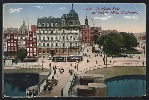 AK Amsterdam, Pr. Hendr. Kade met Victoria Hotel, Strassenbahn