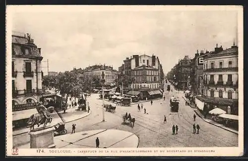 AK Toulouse, Carrefour de la Rue d`Alsace-Lorraine et du Boulevard de Strasbourg, Strassenbahn