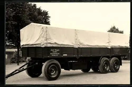 Fotografie Ackermann-Fahrzeugbau Wuppertal, Lastwagen Aufbauten, LKW - Anhänger Spedition Josef Fliegen in Baesweiler