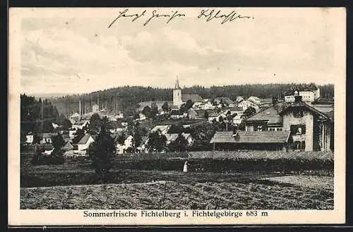 AK Fichtelberg i. Fichtelgebirge, Ortspanorama mit Kirche