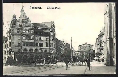 AK Hannover, Thielen-Platz mit Kaiser-Haus, Pferdekutschen