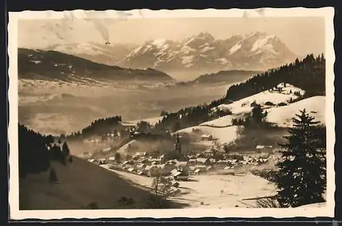 AK Oberstaufen, Wintersportplatz mit Blick zum Schweizer Hochgebirge