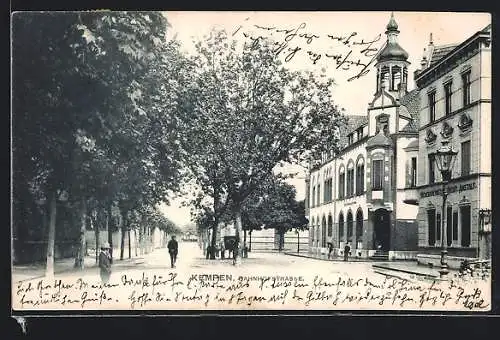 AK Kempen, die Bahnhofstrasse mit Bank und Postamt