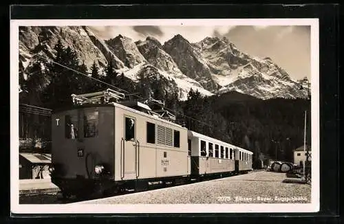 AK Eibsee, Bergbahn der Zugspitzbahn im Bahnhof, Alpenpanorama