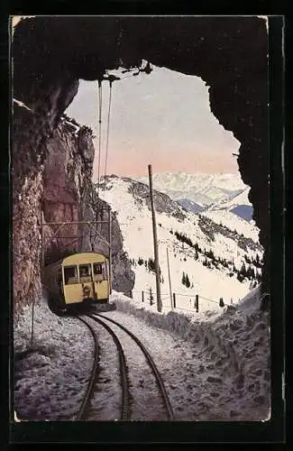 AK Wendelsteinbahn an der Strecke München-Kufstein, Blick auf die verschneiten Berge