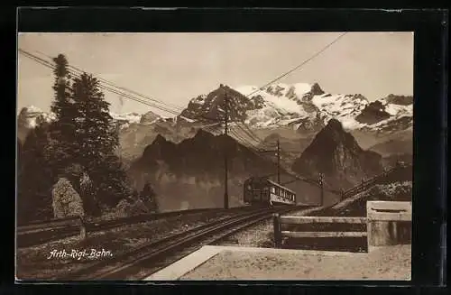 AK Rigi-Kulm, Partie der Arth-Rigi-Bahn, Bergbahn verlässt den Bahnhof