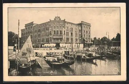 AK Venezia-Lido, Grand-Hotel, Boote im Hafen