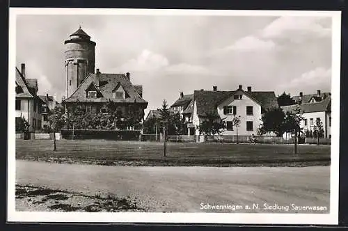 AK Schwenningen a. N., Blick in die Siedlung Sauerwasen, Wasserturm