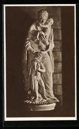 AK Meissen, Kriegergedächtniskirche, Porzellanfigur Frau mit einem Jungen und Kleinkind