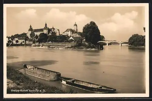 AK Neuburg a. D., Blick auf das Schloss mit Donau und Elisenbrücke