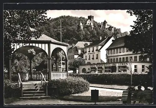 AK Wertheim a. Main, Ortspartie mit Gasthaus zum Löwen und Burg, Pavillon