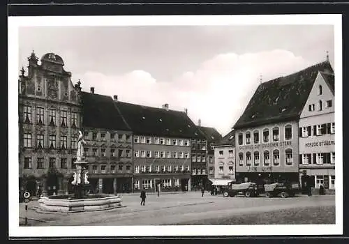 AK Landsberg /Lech, Hauptplatz mit Rathaus und Marienbrunnen
