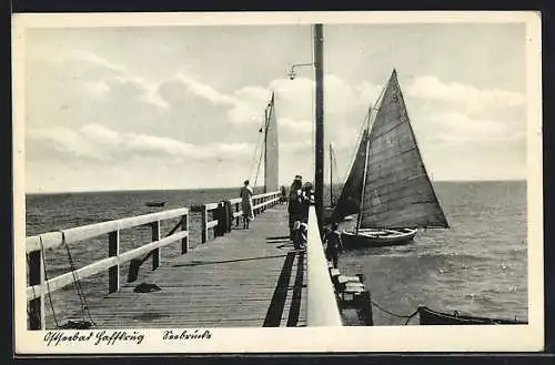 AK Haffkrug, Ostseebad, Seebrücke mit Segelboot