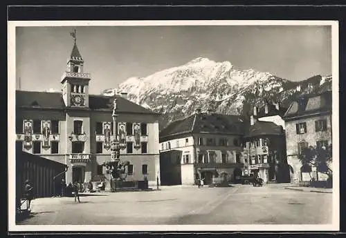 AK Bad Reichenhall, Rathausplatz mit dem Hochstaufen