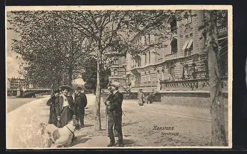 AK Konstanz, Seestrasse mit Spaziergängern