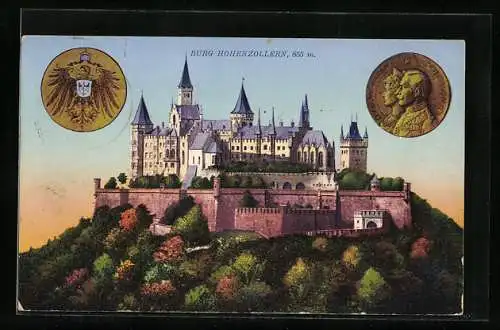 AK Burg Hohenzollern, Gesamtansicht, Wappen- und Portraitmünze mit Kaiserpaar