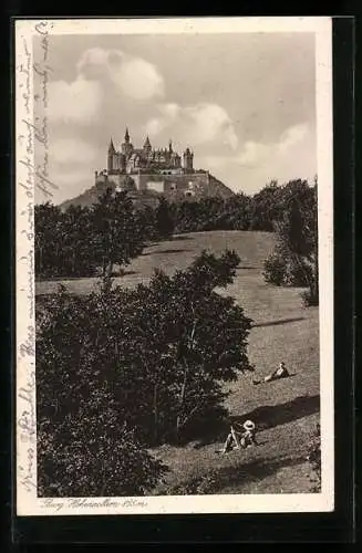 AK Burg Hohenzollern, Gesamtansicht von einer Parkanlage aus