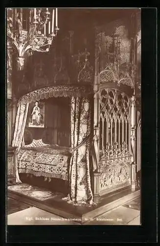 AK Kgl. Schloss Neuschwanstein, Bett im Schlafzimmer