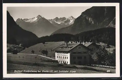 AK Reutte /Tirol, Heilbad Kreckelmoos mit Strasse und Lechtaler Alpen