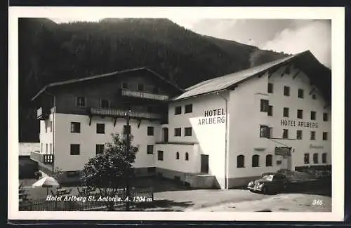 AK St. Anton a. A., Hotel Arlberg, von der Strasse gesehen