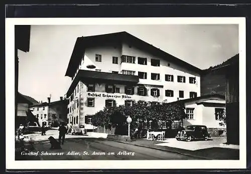 AK St. Anton am Arlberg, Gasthof Schwarzer Adler mit Strasse