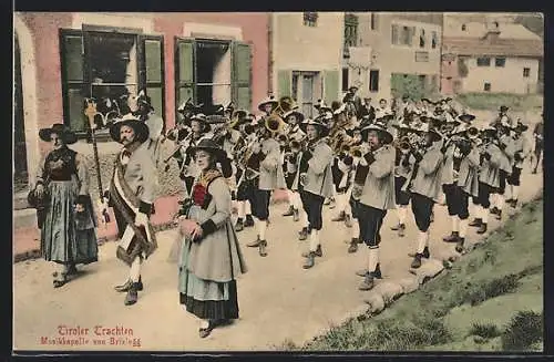 AK Brixlegg, Musikkapelle in Tiroler Trachten