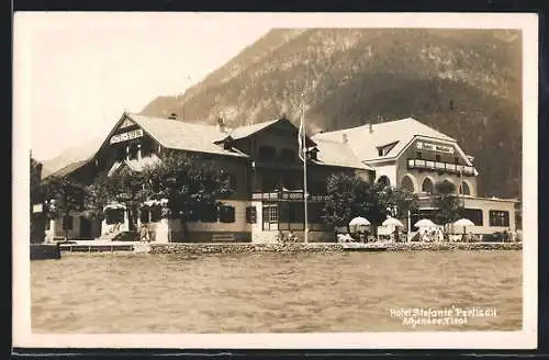 AK Pertisau /Achensee, Hotel Stefanie mit Terrasse, vom Wasser gesehen