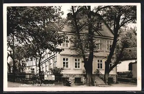 AK Dahle /Sauerland, Gasthof und Kolonialwarengeschäft Geschwister Dierker