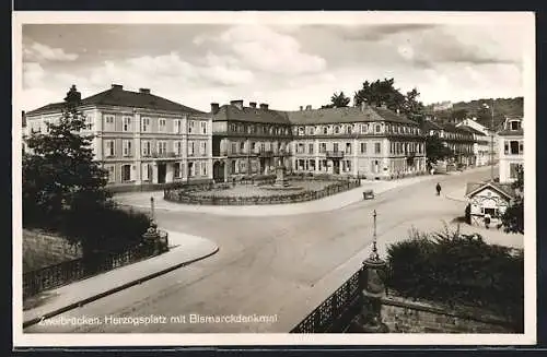 AK Zweibrücken, Herzogsplatz mit Bismarckdenkmal