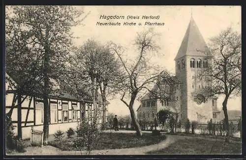 AK Hagedorn / Kirchlengern, Neuerbaute Kirche und Pfarrhaus mit Garten