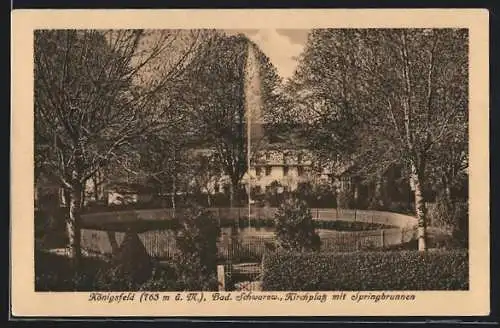 AK Königsfeld / Schwarzwald, Kirchplatz mit Springbrunnen