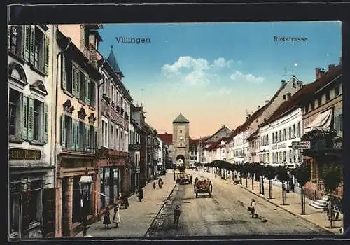 AK Villingen / Schwarzwald, Rietstrasse mit Geschäften